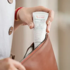 Avène Antirougeurs Day Soothing Emulsion Spf30 40ml 1.3fl.oz -Nude Rich Sales Avene Antirougeurs Day Soothing Emulsion SPF30 2