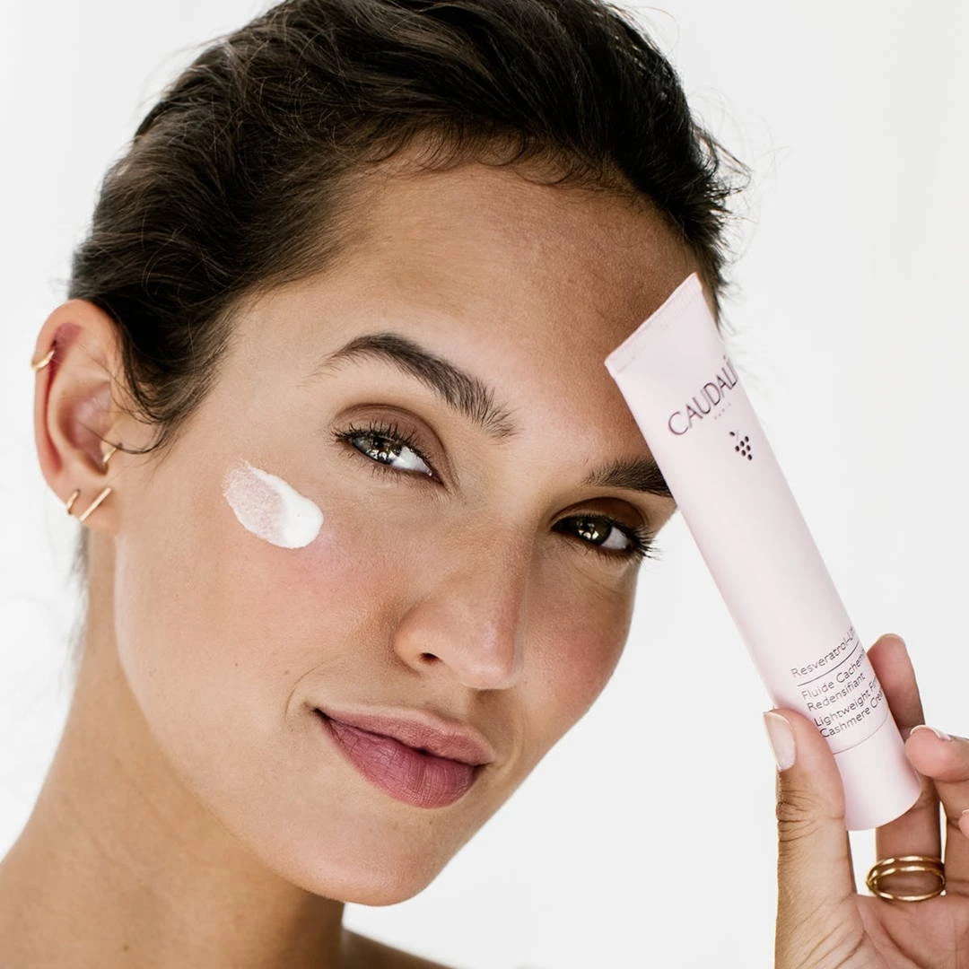Caudalie Resveratrol Lift Face Lifting Moisturizer 40ml 1.3fl.oz 2 Caudalie Resveratrol Lift Face Lifting Moisturizer 40ml 1.3fl.oz - Image 2